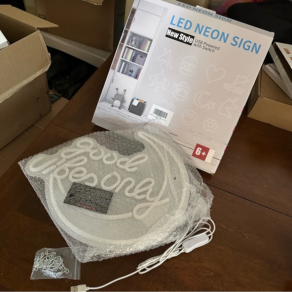 Good Vibes Only LED Neon Sign, Moon Wall Decor for Bedroom,Living Room - Picture 2 of 13